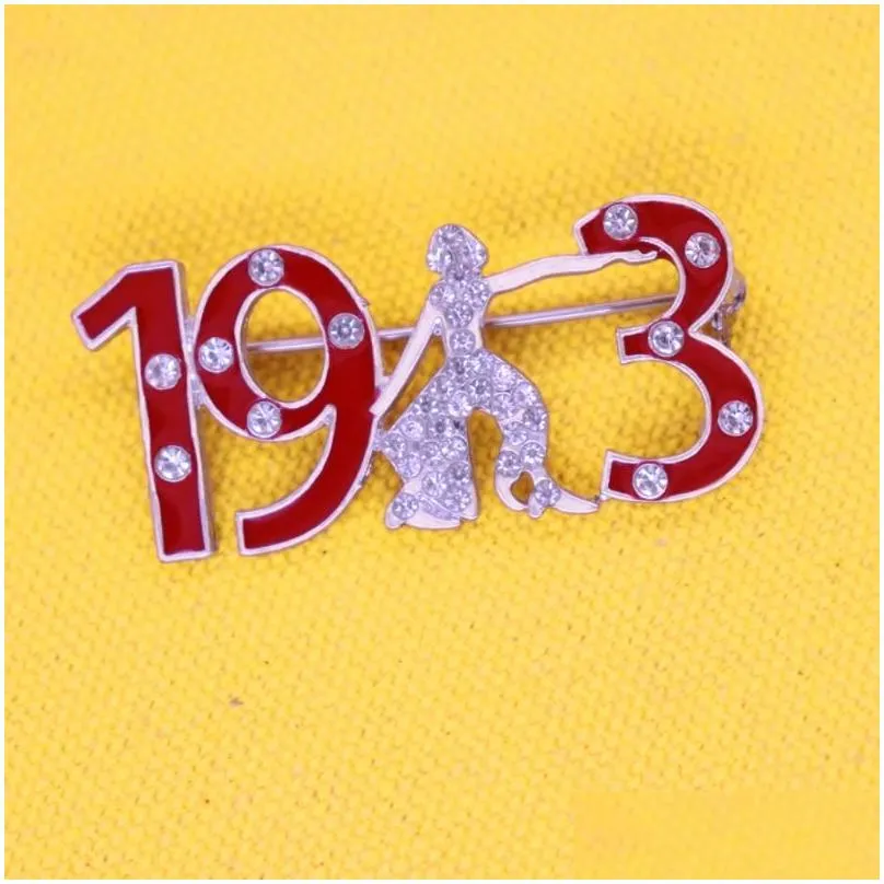 Pins, Brooches Custom Design Alloy Metal White Red Crystal Greek Letters Symbol Hat Fraternity 1913 Brooch For Groups