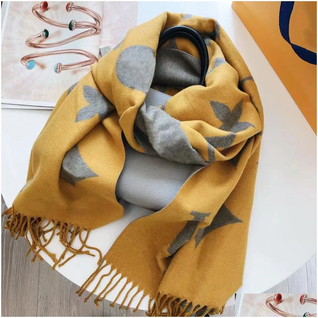 2022 designer cashmere scarf women fashion autumn/winter warm shawl scarf clothing collocation