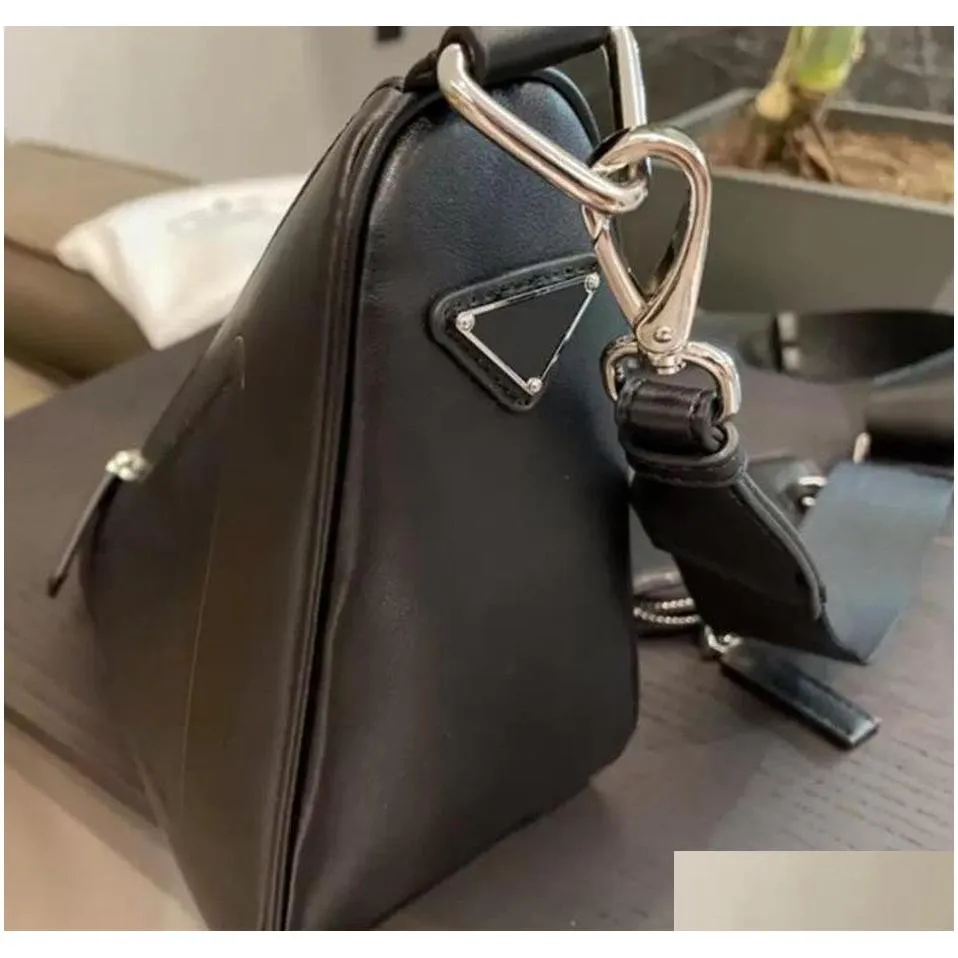 2022 real leather top quality womens cleo brushed tote nylon leather luxury designer man womens shoulder bag hobo crossbody bags