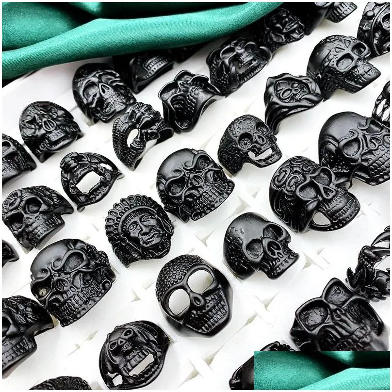 Fashionable 30Pcs/Set Skull band Rings Top Vintage Gothic Multicolor Big Size Metal Punk Style Rock Men and Women Jewelry Accessories Biker