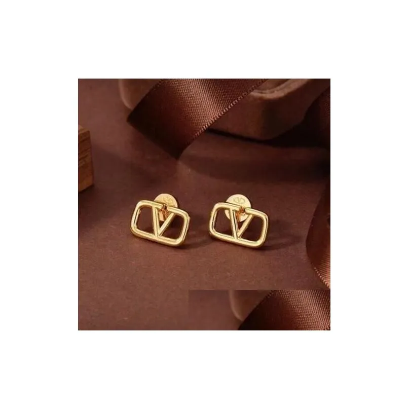 Women Fashion Designer Stud Earrings Top Quality Gold Color Simple Style Brass Engagement Earring