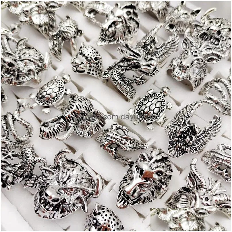fashion 20/30/50/100pcs animal head ring gothic style punk tough guy vintage mix metal band fit men and women jewelry gift cluster