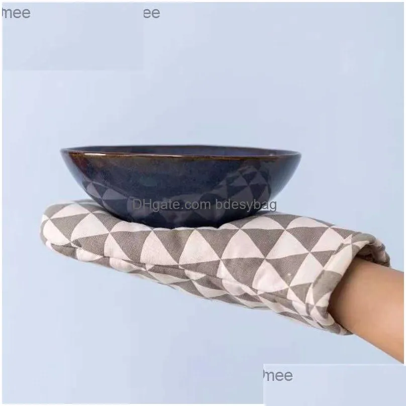 2 microwave oven gloves kitchen tools 1 cotton polyester insulated heat-resistant and anti-skid baking gloves thickened z230810