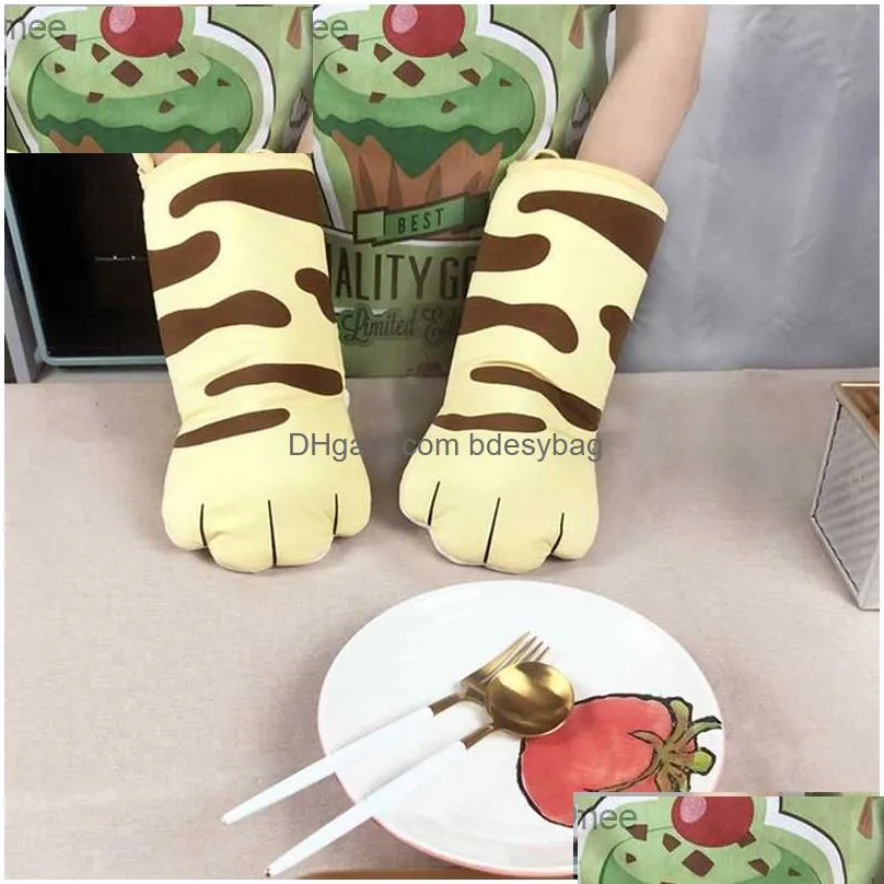 1 cute cat paw oven glove cat paw oven glove anti fouling microwave heat resistant insulation anti slip cat paw glove z230810