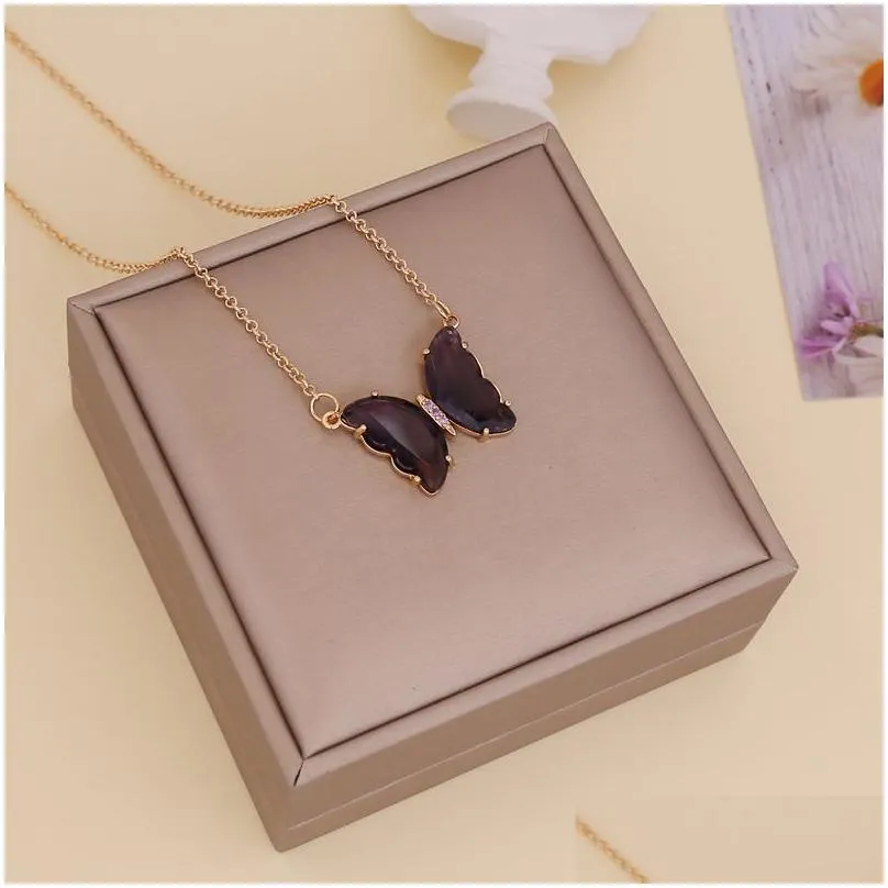 glass crystal butterfly necklace translucent 9 colors luxury jewelry women pendant necklace simple and elegant opp plastic packaging