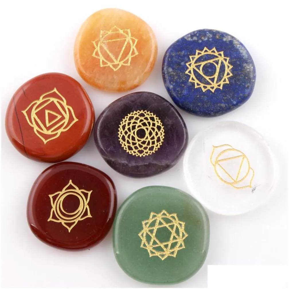 Assorted 7 pieces/lot Natural Engraved Stone Pocket Palm Stones Crystal Reiki Quartz Healing Chakra Aventurine With Free Pouch