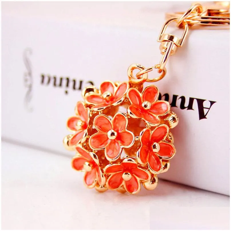 chic hollow out flower metal key chains rings exquisite purse bag buckle pendant for car keyrings keychains