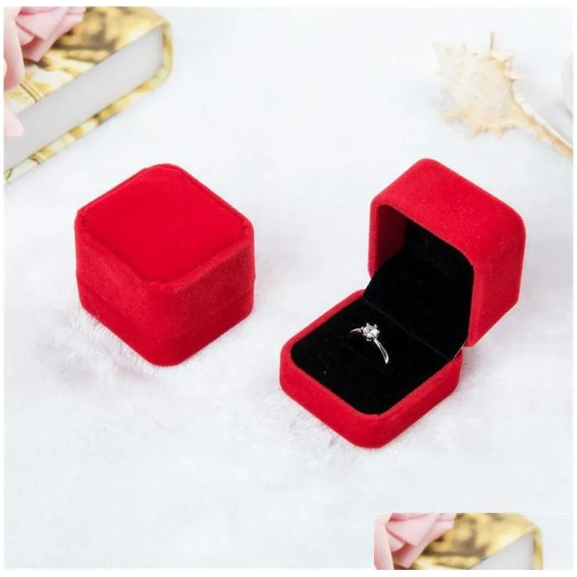 2017 new fashion 10 color square velvet jewelry box red gadget box necklace ring earrings box J015