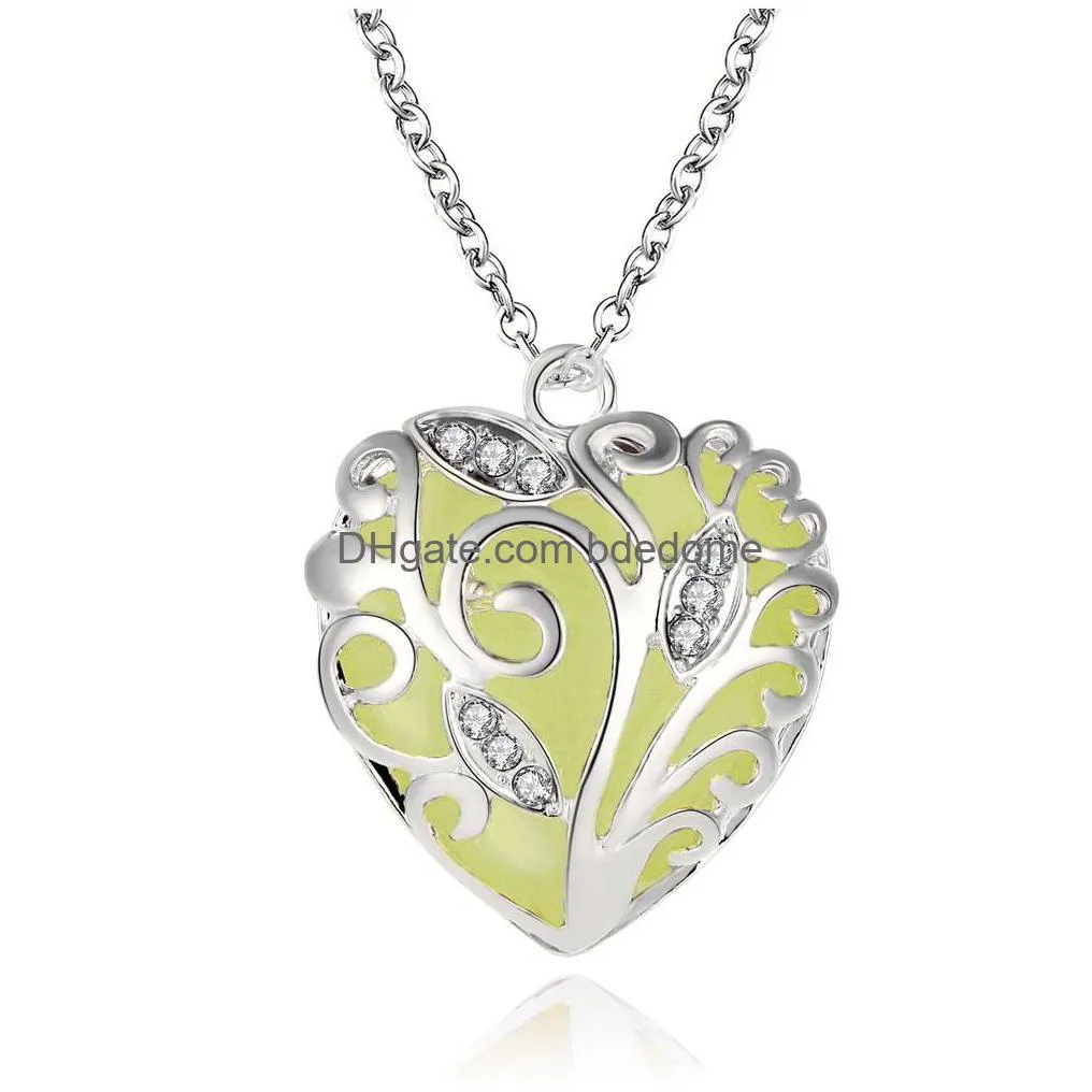 new glow in the dark necklace hollow heart luminous pendant necklaces for wife girlfriend daughter mom fashion jewelry gift
