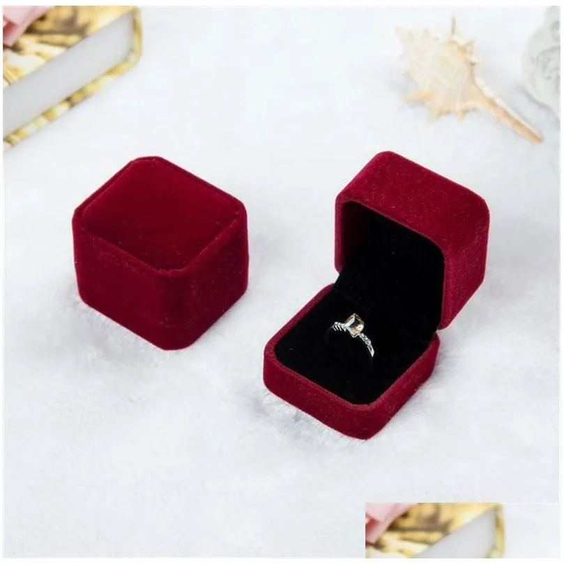 2017 new fashion 10 color square velvet jewelry box red gadget box necklace ring earrings box J015