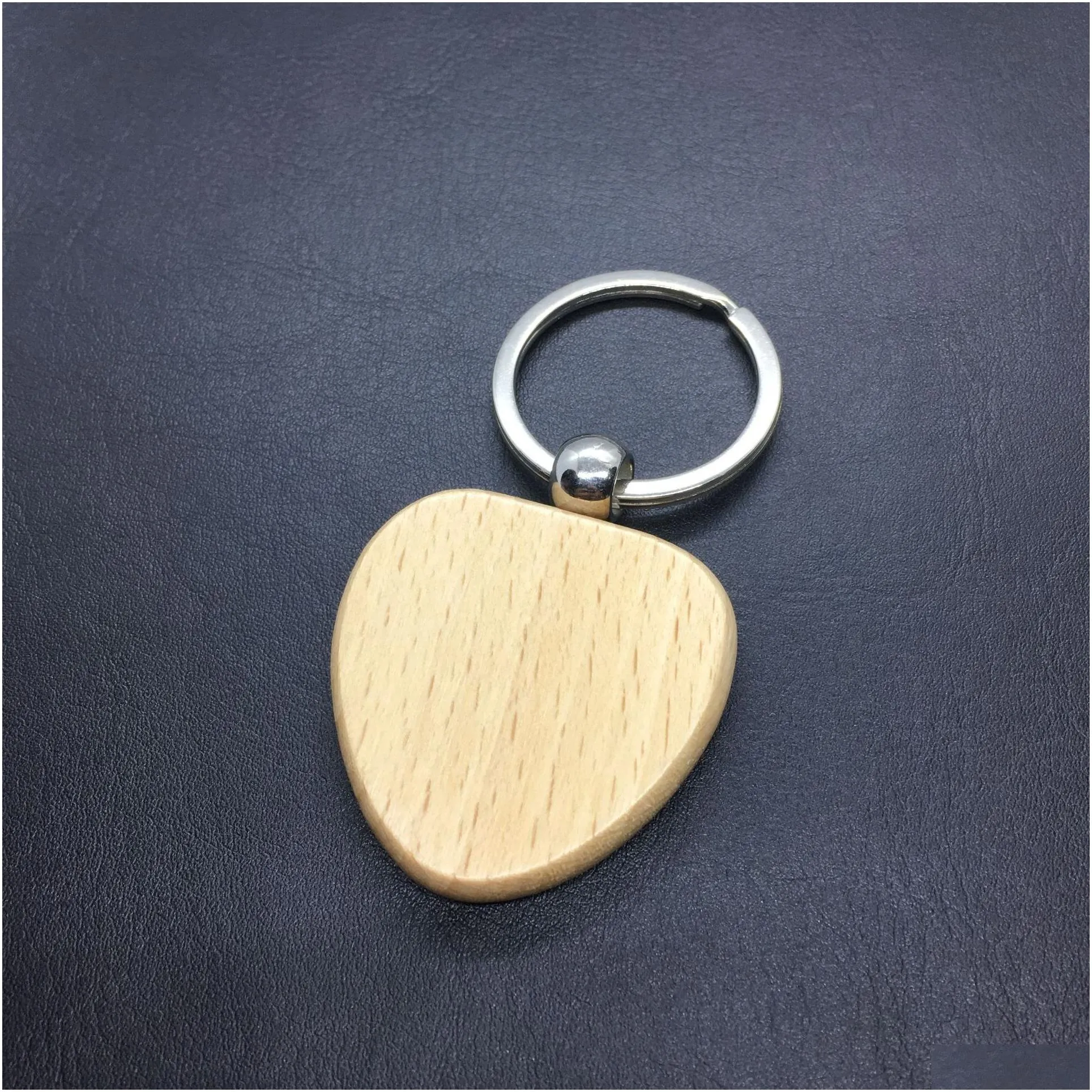 DIY Blank wooden keychain Personalized Wood pendant key chain best gift for friends graduation 6 styles Custom Logo