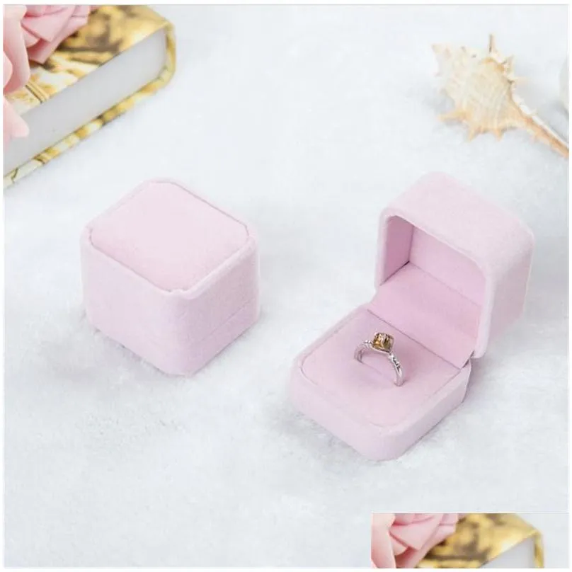 2017 new fashion 10 color square velvet jewelry box red gadget box necklace ring earrings box J015