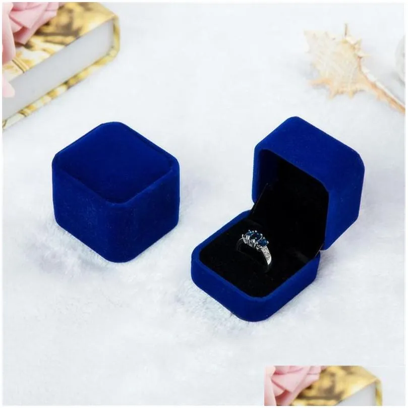 2017 new fashion 10 color square velvet jewelry box red gadget box necklace ring earrings box J015
