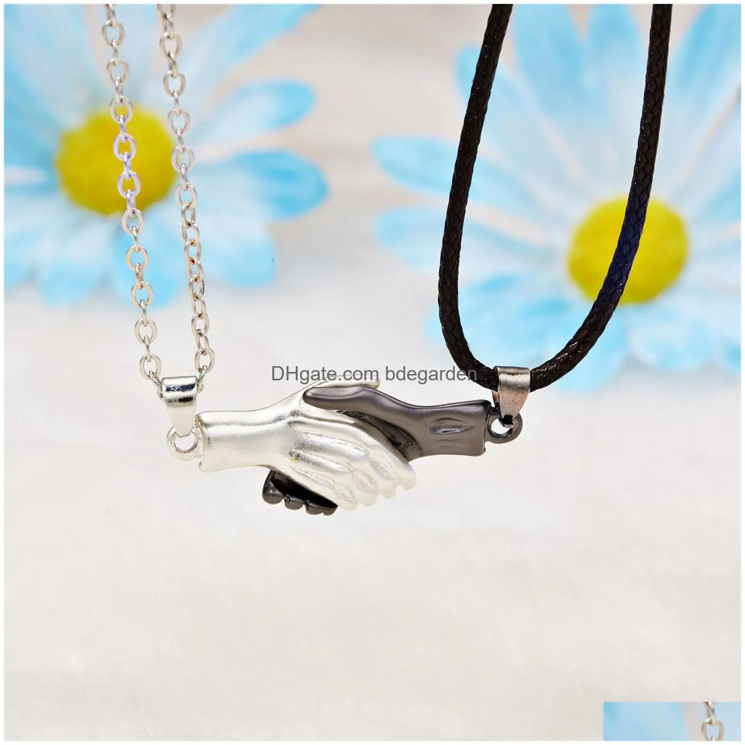 2pcs/lot magnetic hand in hand pendant necklace matching necklaces jewelry for couple friendship valentines day gifts