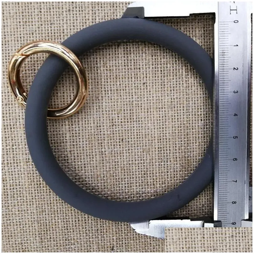 silicone o key chain big o ring keychain custom circle wristlet keychain wholesale for women key wrist strap o key ring