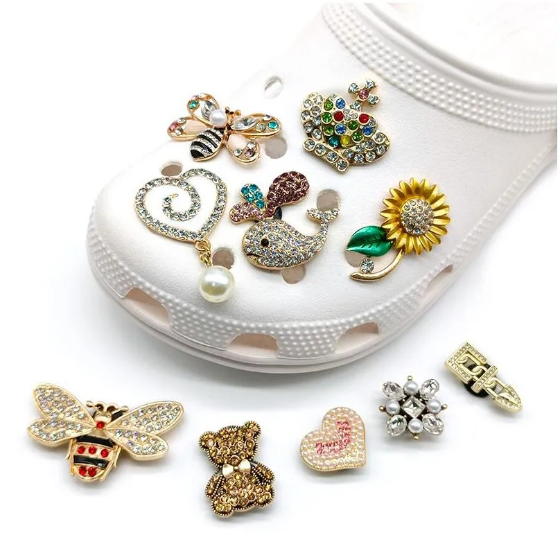 2022 NEW designer bling clog charms For Decorations Golden luxury metal Shoe Accessories Charms Buckles