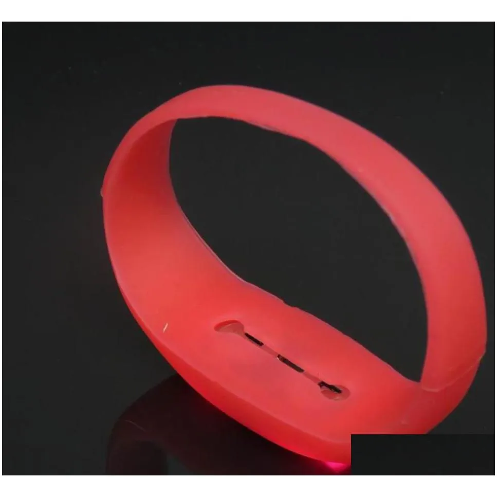 Glow in the Dark Bracelet Party Favor Voice Silicone Bangle Sound Activated Wristband Flashing LED Rave Party Concerts Gift