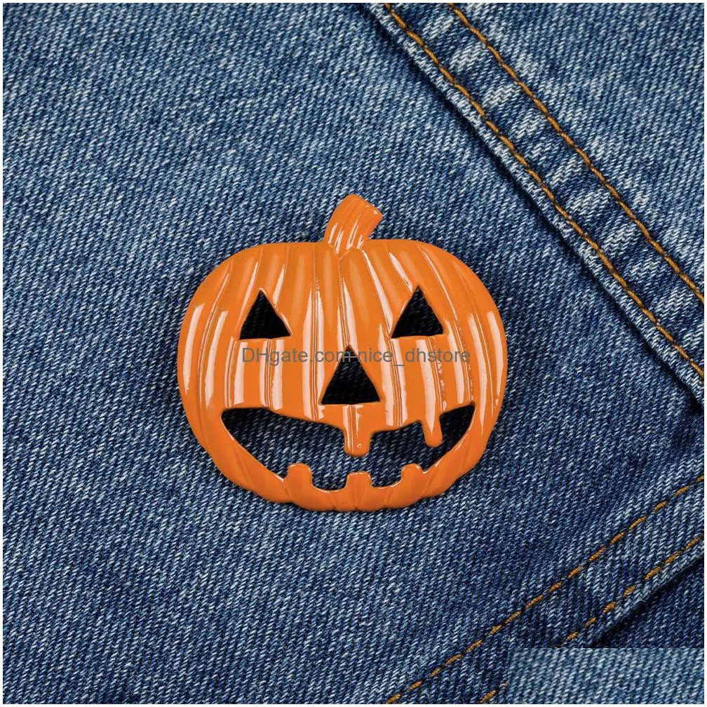 halloween horror pumkin dark spider brooch cute anime movies games hard enamel pins collect cartoon brooch backpack hat bag collar lapel