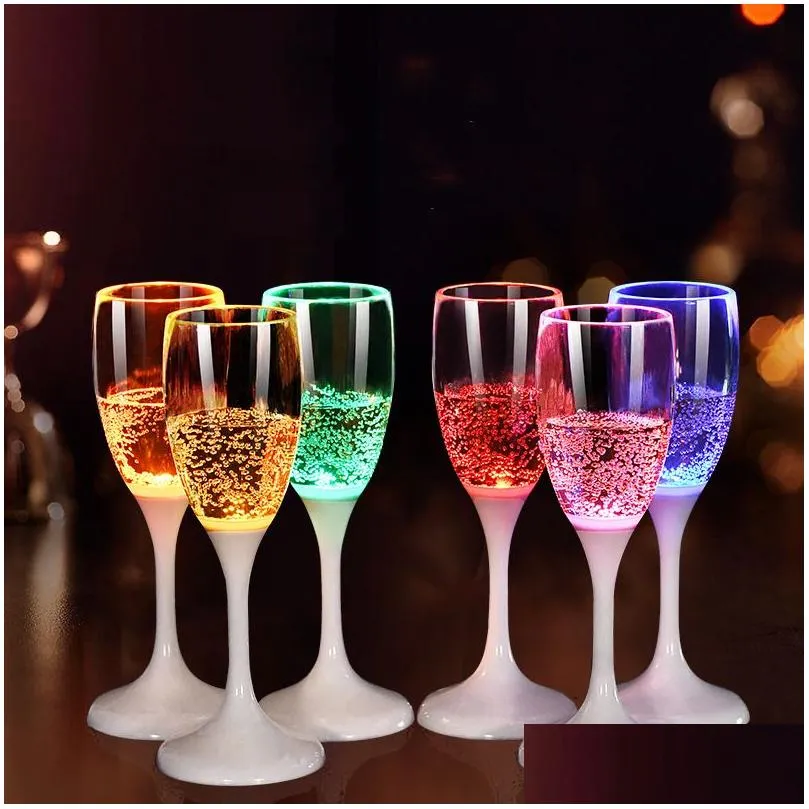 LED Luminous Champagne Cup Automatic Flashing Acrylic Goblet Light Up Mugs Wine Beer Whisky Drink Cups for Party Kitchen Christmas