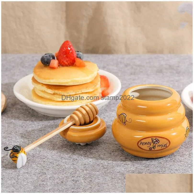 ceramic beehive honey storage bottles pot and wooden dipper mel jar with lid honey stir bar supplies kitchen accessories 20220826 e3