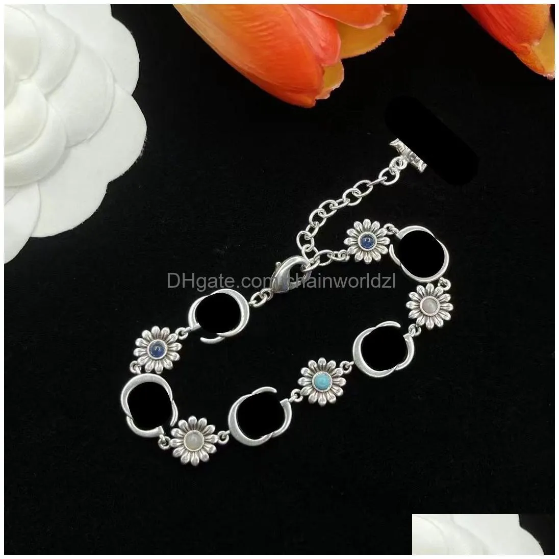 Stil 18K Alt n Kaplama Klasik Moda Charm Bilezik D rt Yaprakl