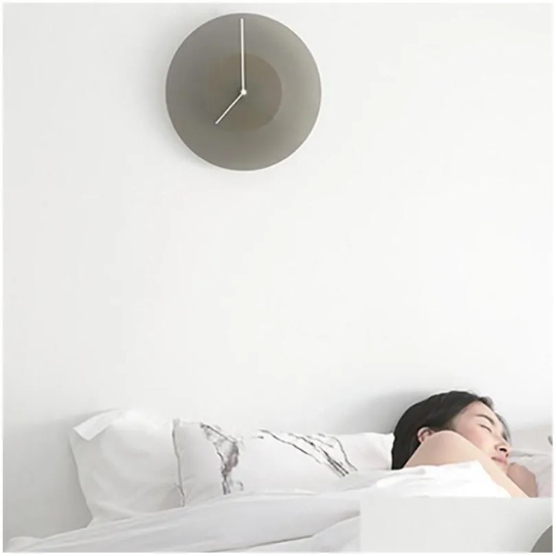 Innovative Simple Color Changing Household Wall Retro Clock Modern Design Wall Clockfor Living Room Study Decoration1