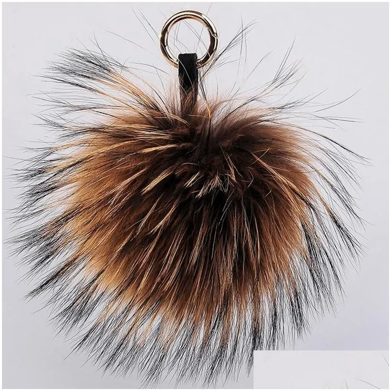 Keychains Luxury Real Fur Key Chains Pompom Keychain 15cm Fluffy Raccoon Ball Gold Pompon Keyring Charm Bag Pendant GiftsKeychains