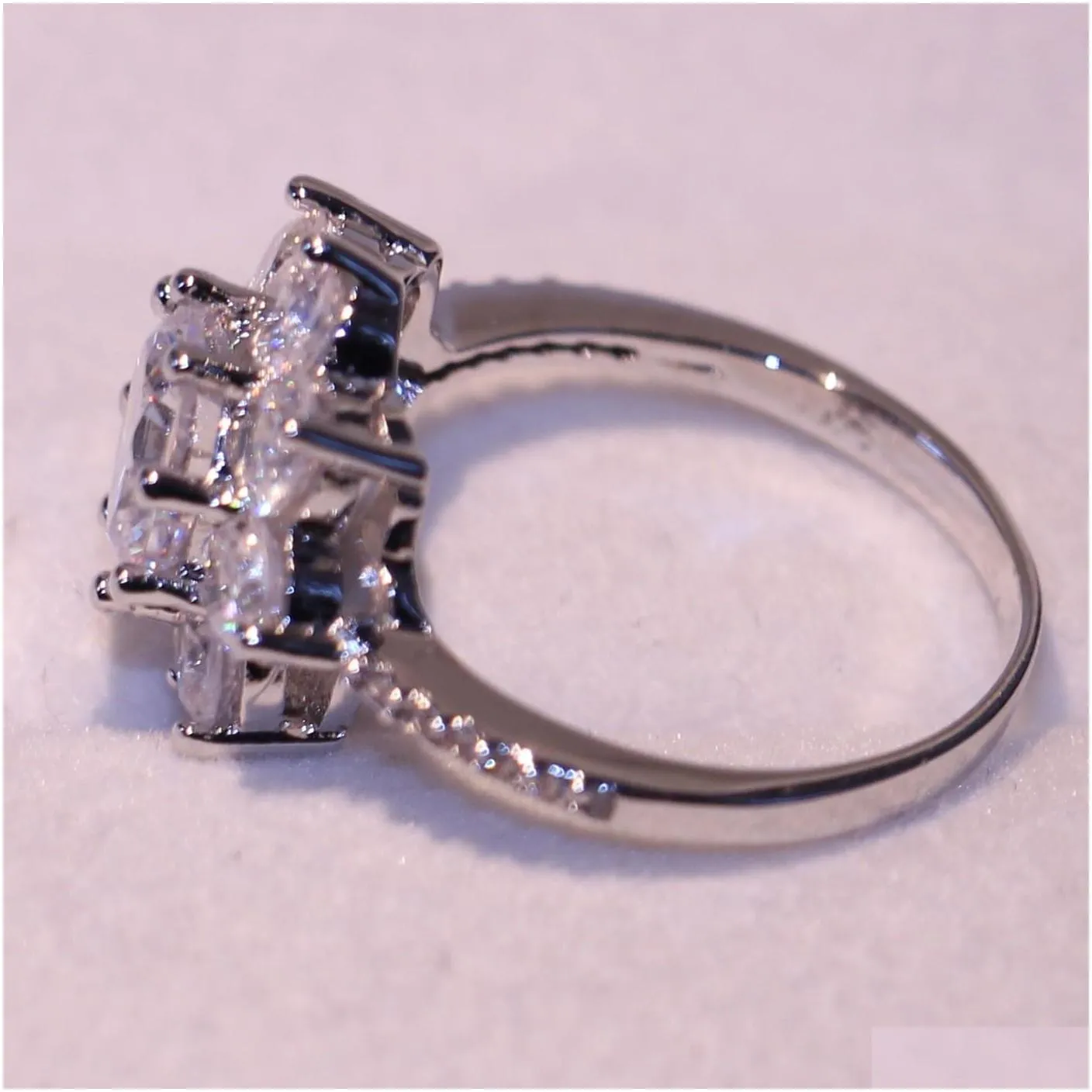 wholesale stunning luxury jewelry handmade sparkling 925 sterling silver white sapphire cz diamond gemstones women wedding flower ring