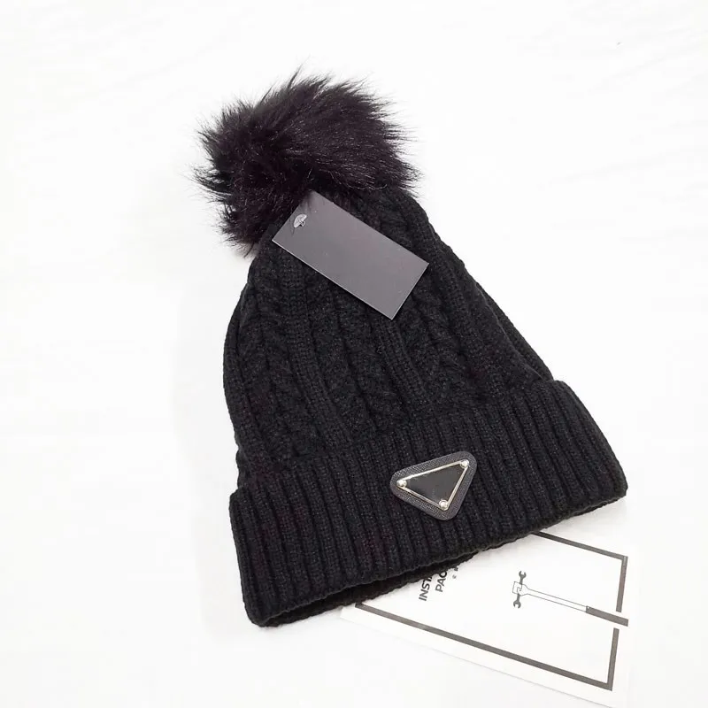 Designer Beanie Caps Bobble hats Warm Cashmere Faux Fur pom Beanies Cap Good Texture Hat for Man Woman 