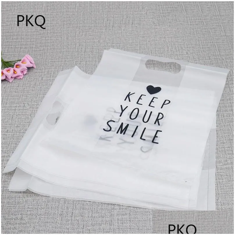 gift wrap 100pcs/lot translucent frosted plastic bag with handles keep your smile small packaging bags 24x30 cm wholesale 6/27