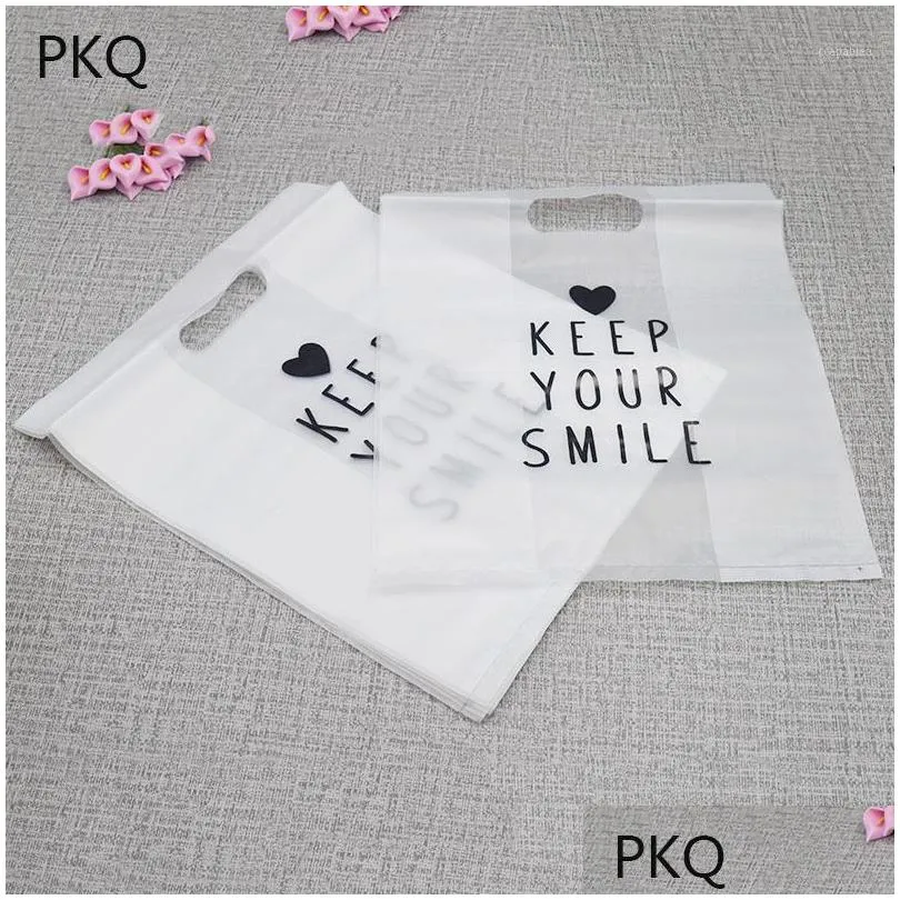 gift wrap 100pcs/lot translucent frosted plastic bag with handles keep your smile small packaging bags 24x30 cm wholesale 6/27