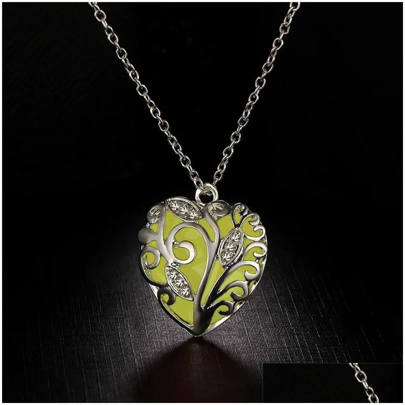 fluorescence necklace women love heart gift glow in the dark pendant necklace with 48cm chain blue green pink jewelry lz0487