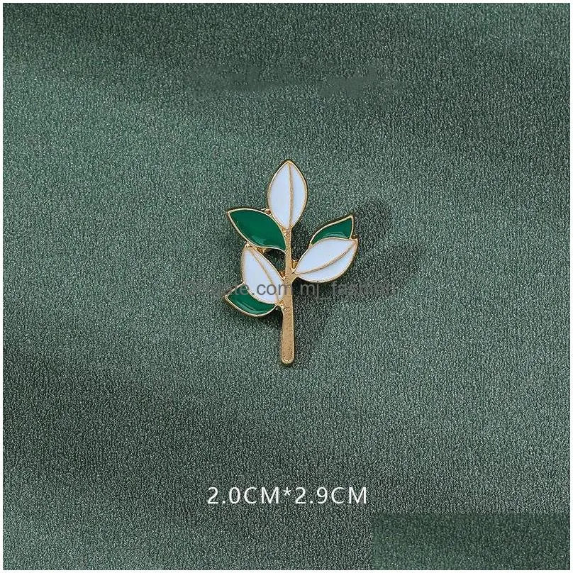 lucky green fourleaf clover pins brooches for women gold plated plant enamel pin jewelry student couple metal badges denim shirt bags small