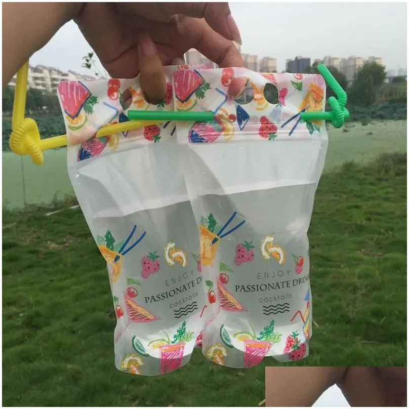 100pcs/lot 500ml cute design stand up plastic drink packaging bag pouch for beverage water juice milk coffee with hole handle lz1078