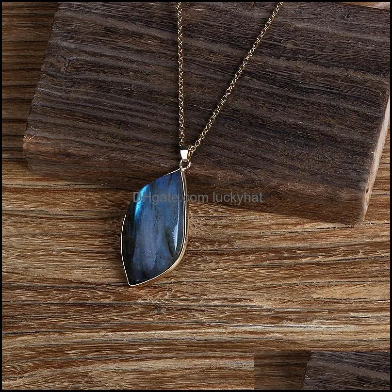 pendant necklaces natural crystal labradorite stone moonstone sunstone gemstone divination spiritual meditation jewelrypendant