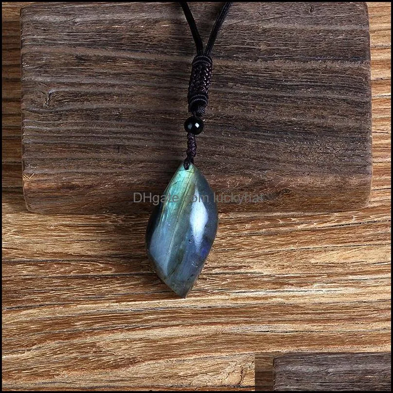 pendant necklaces natural crystal labradorite stone moonstone sunstone gemstone divination spiritual meditation jewelrypendant