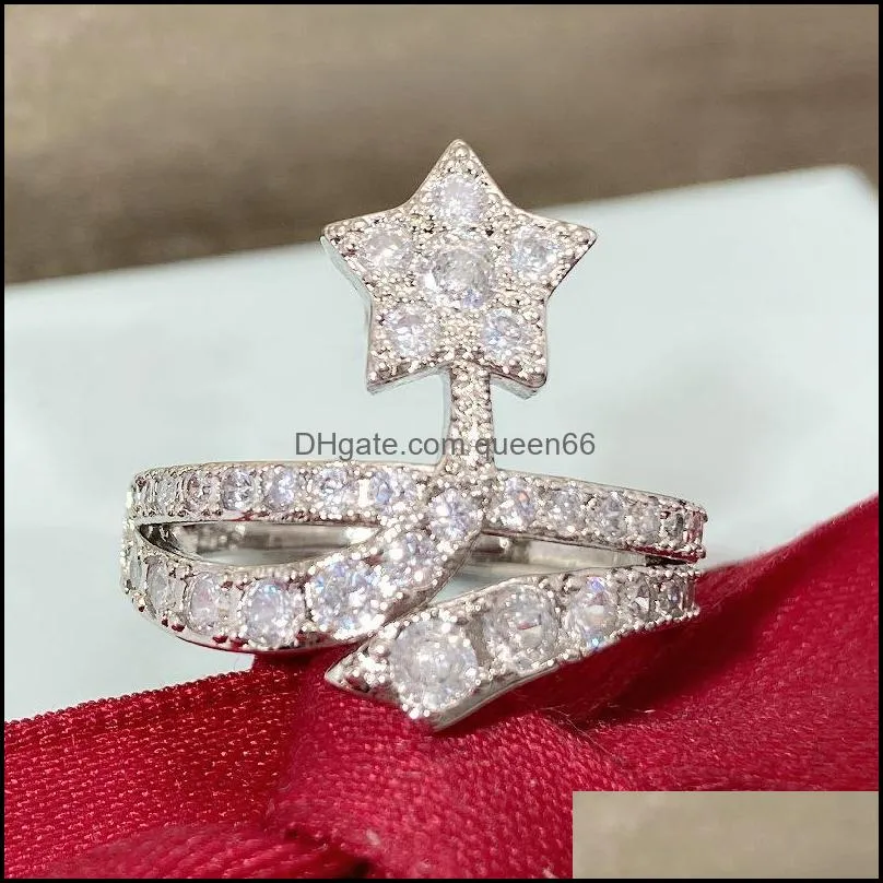 luxurious and beautiful trend light luxury fivepointed star shining full diamond comet overlapping open ring ceremony party engagement