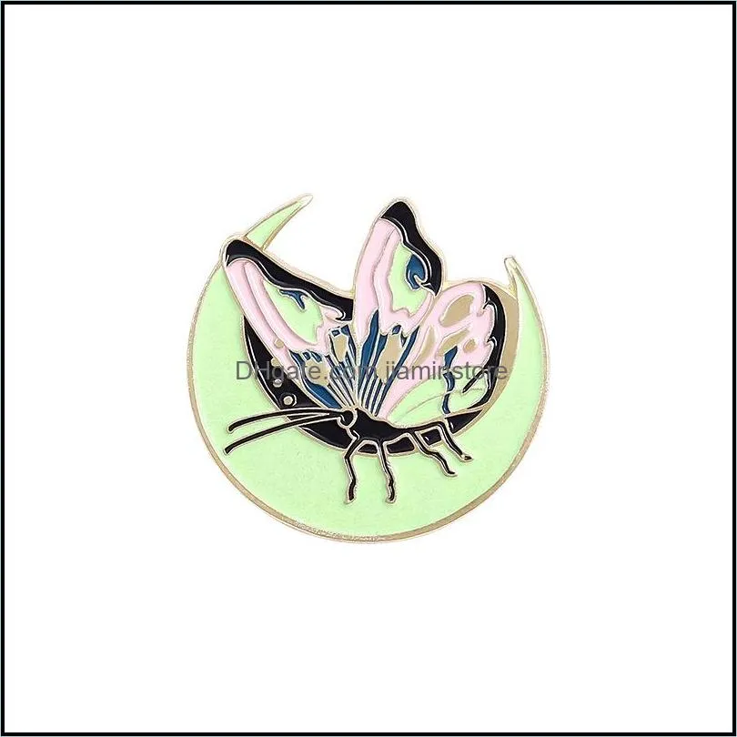 cartoon enamel noctilucence brooch fluorescent insect moth firefly pins unisex butterfly alloy antilight buckle badge ornaments