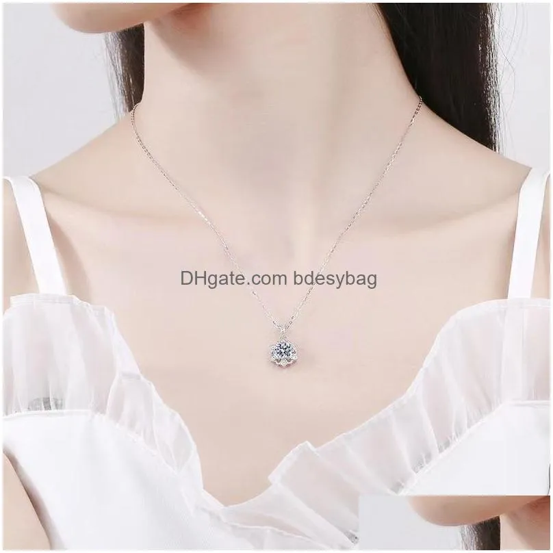 pendant necklaces trendy 925 sterling silver 1ct d color vvs1 moissanite snowflake necklace for women plated white gold diamond neckalces