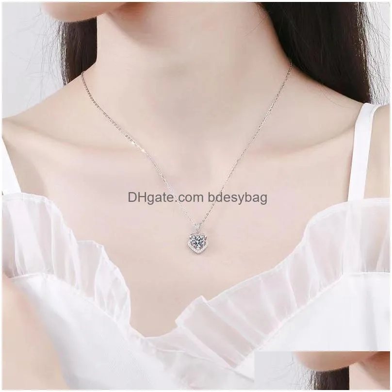 pendant necklaces trendy s925 silver 1ct d color vvs1 moissanite double heart necklace for women plated white gold diamond test