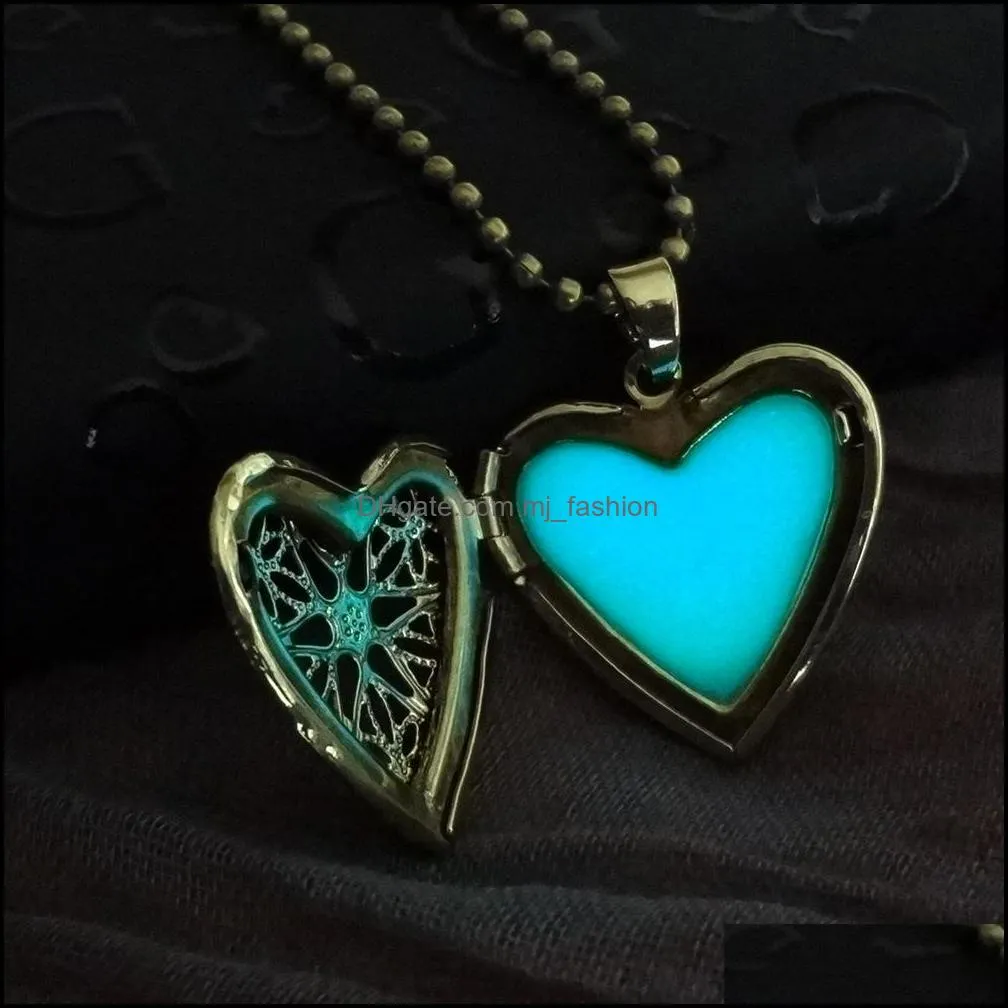 glow in the dark necklace opening heart aromatherapy essentials oil diffuser floating lockets charms necklaces for women fashion