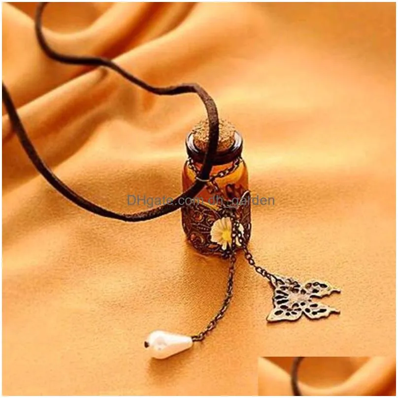 vintage wishing perfume bottle with daisy necklace for women essential oil diffuser glass locket butterfly pendant aromatherapy