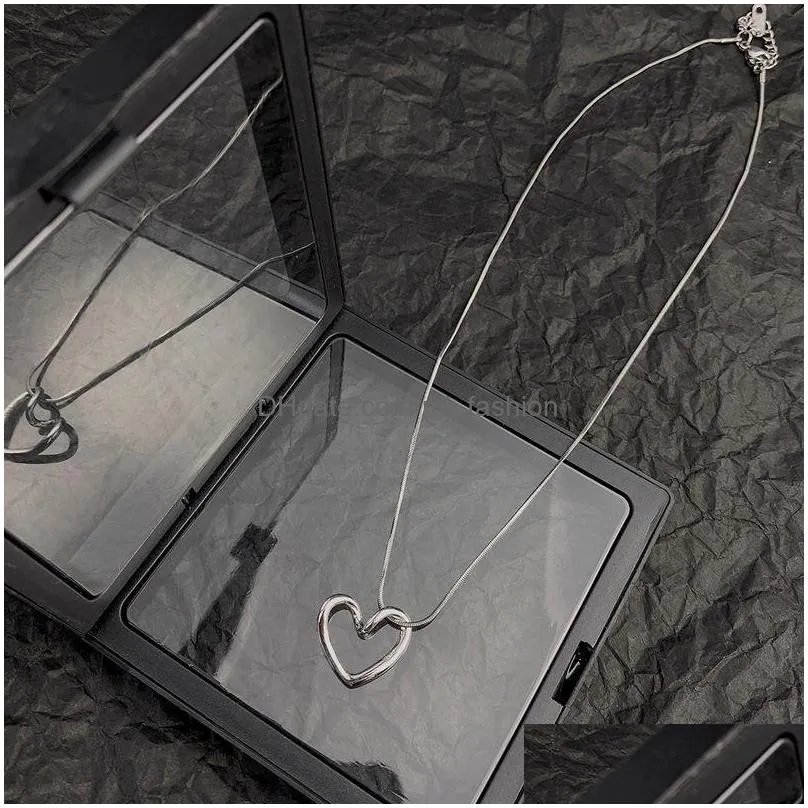 fashion jewelry hollowout love necklace for women hip hop titanium steel light luxury niche design heart pendant choker