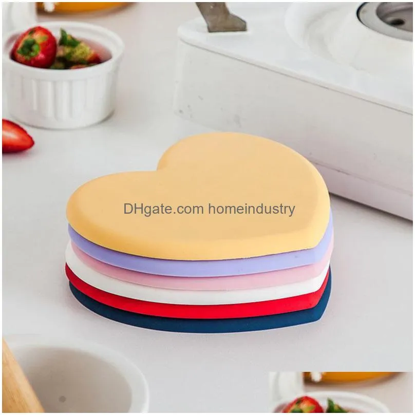 mats pads silicone pot holder insulation pad desktop decoration accessories kitchen supplies tools heartshaped antiscalding