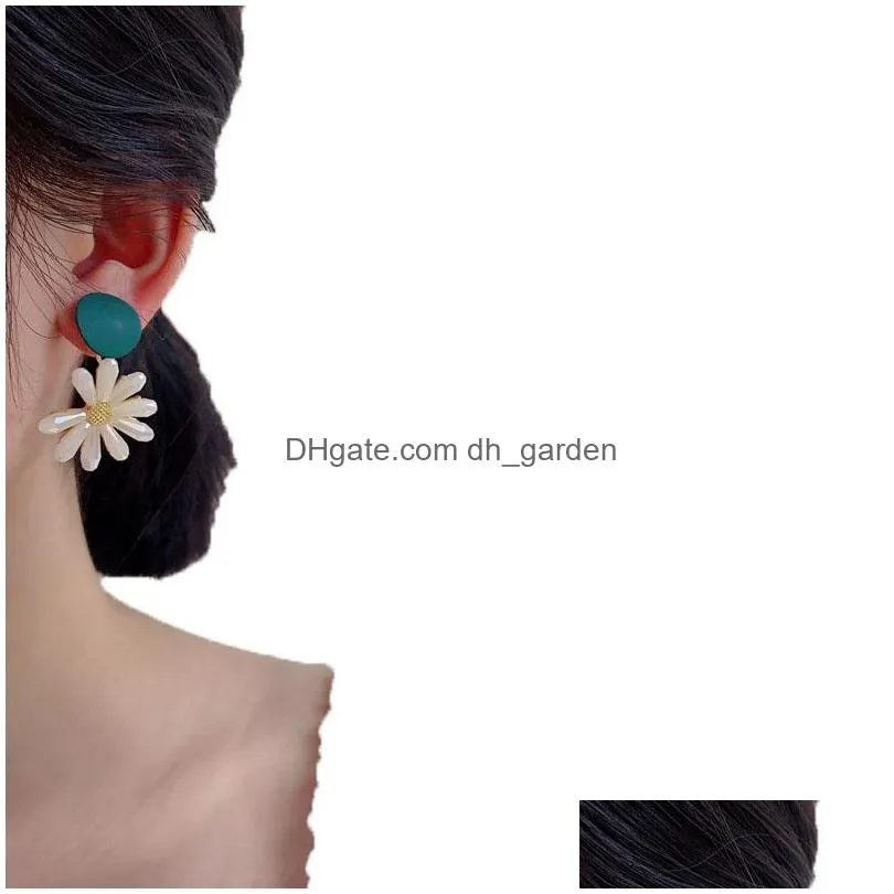 dangle chandelier korean fashion beautiful resin flower dangle earrings for women 2022 daisy jewelry