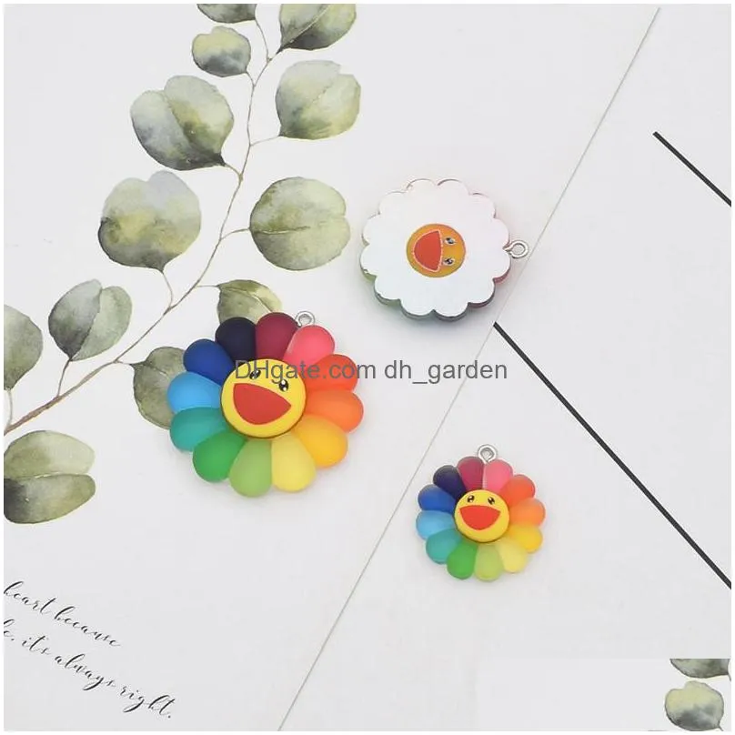 10pcs/pack shine 3d smile sun flower resin charms pendant earring diy fashion jewelry accessories active 23/28/36mm