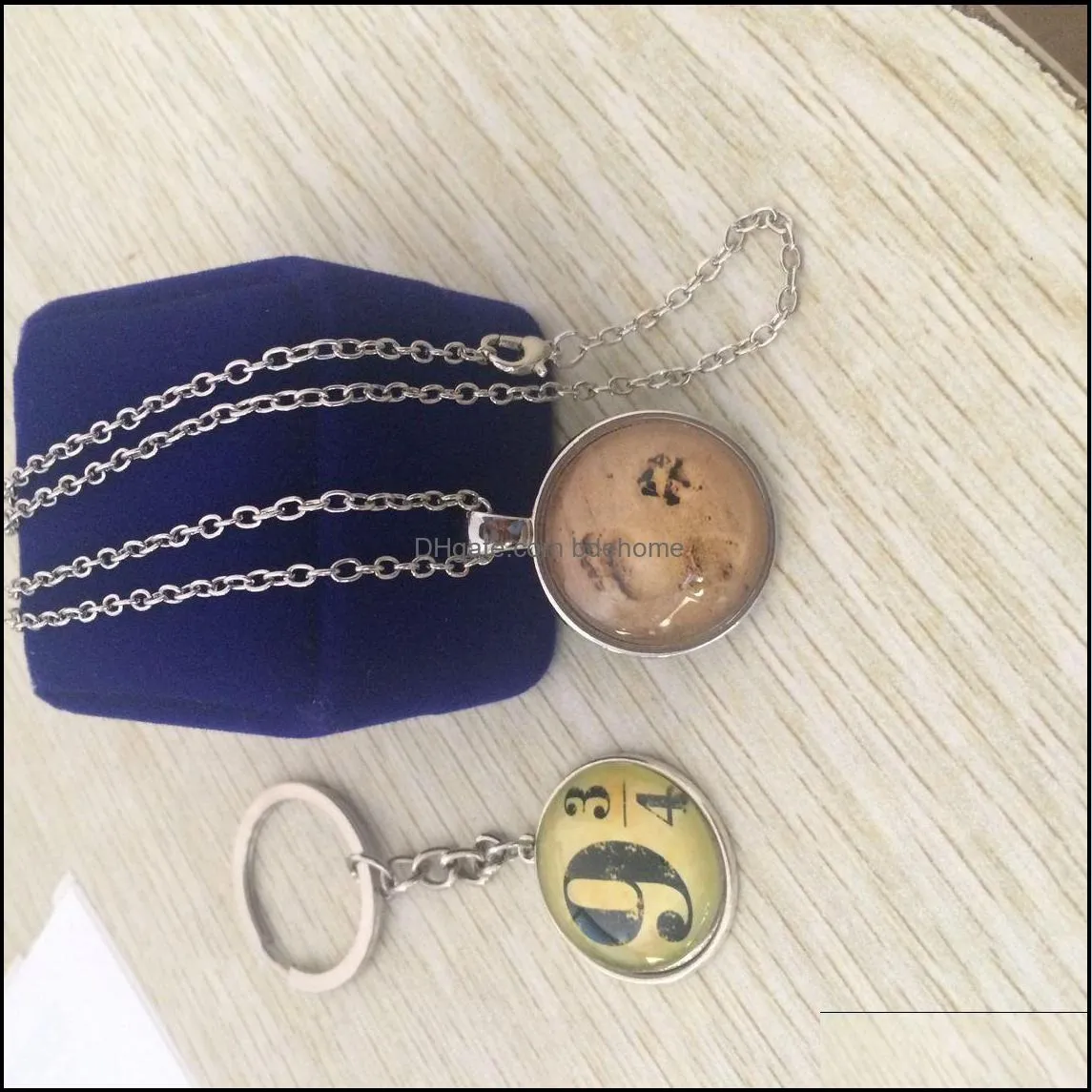  arrival vintage beach footprints necklaces women men floating glass circle pendant necklace high quality person dog footprints
