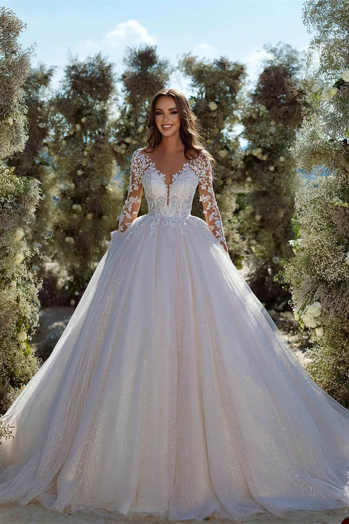 Glamorous Ball Gown Wedding Dresses V-neck Long Lace Sleeves Layered Tulle Floor Length Custom Made Plus Side Vestidos De Novia