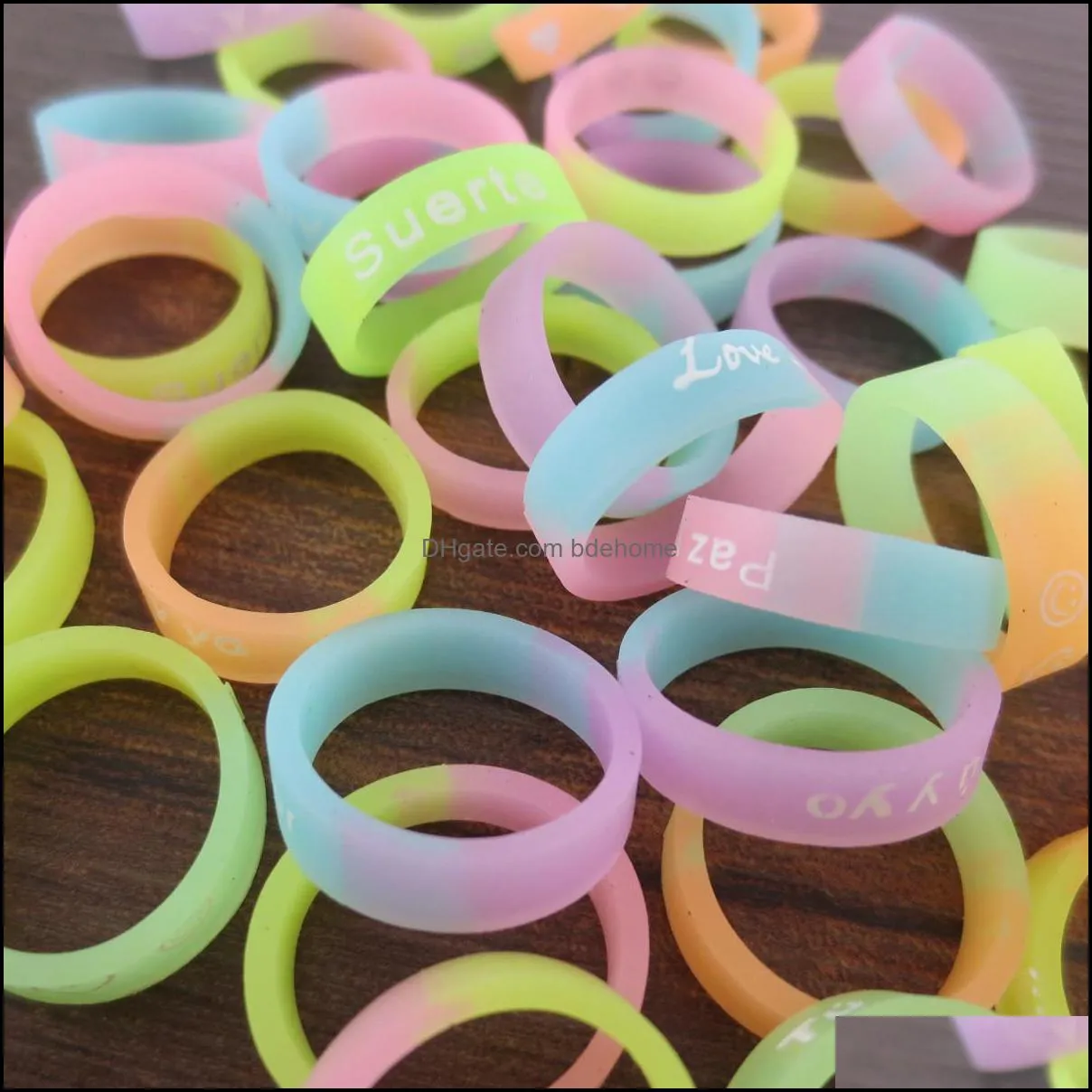 luminous band rings silicone jewelry fluorescent jewelry random color 20mmx5mm cute glow in the dark finger ring bdehome