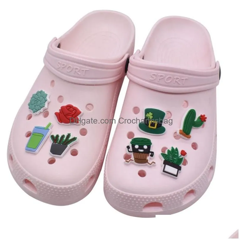 Green cute cartoon PVC Shoe Charms Shoes Buckles Action Figure Fit Bracelets Croc JIBZ Shoes accessories Wristband Boys Girls Gift